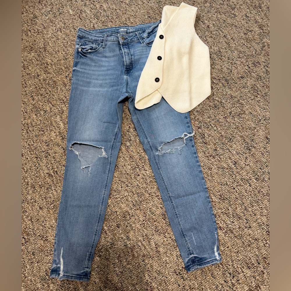 2/$15 Old Navy Rockstar Distressed Super Skinny High-Rise Jeans